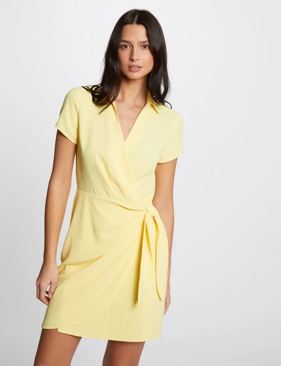 Robe courte portefeuille REGALO Morgan jaune moyen : Elégance et féminité