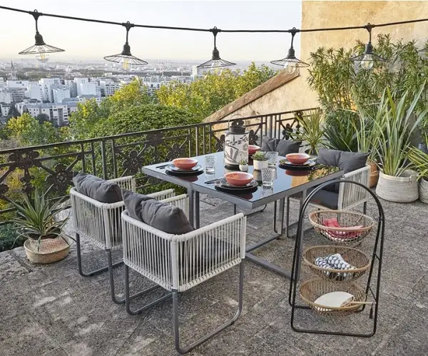 Table de jardin Swann avec 4 chaises en résine - Table de Jardin Maisons du Monde